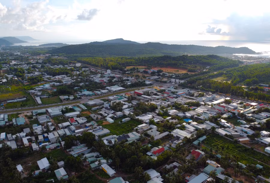 744 trường hợp chiếm đất, xây dựng nhà ở trái pháp luật nhưng không có biện pháp xử lý, ngăn chặn kịp thời xảy ra trên địa bàn TP.Phú Quốc. (Ảnh minh họa)