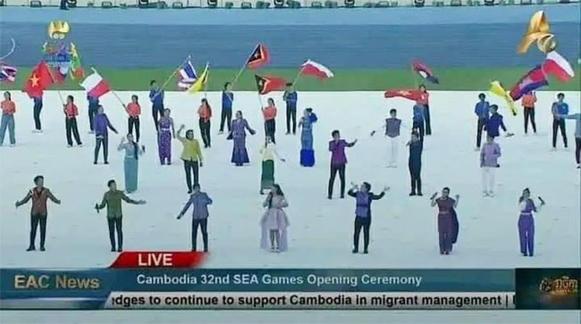 Ban tổ chức nhầm quốc kỳ Indonesia với quốc kỳ Ba Lan trong lễ khai mạc SEA Games 32 tối 5/5.