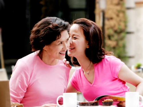 Mệt mỏi vì suốt ngày chứng kiến mẹ ruột và vợ cãi nhau