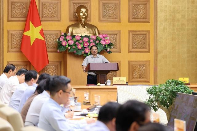 Thủ tướng Phạm Minh Chính chủ trì cuộc họp trực tuyến về ứng phó khẩn cấp với bão số 4 (bão Noru). Ảnh: VGP. Thủ tướng Phạm Minh Chính chủ trì cuộc họp trực tuyến về ứng phó khẩn cấp với bão số 4 (bão Noru). Ảnh: VGP.
