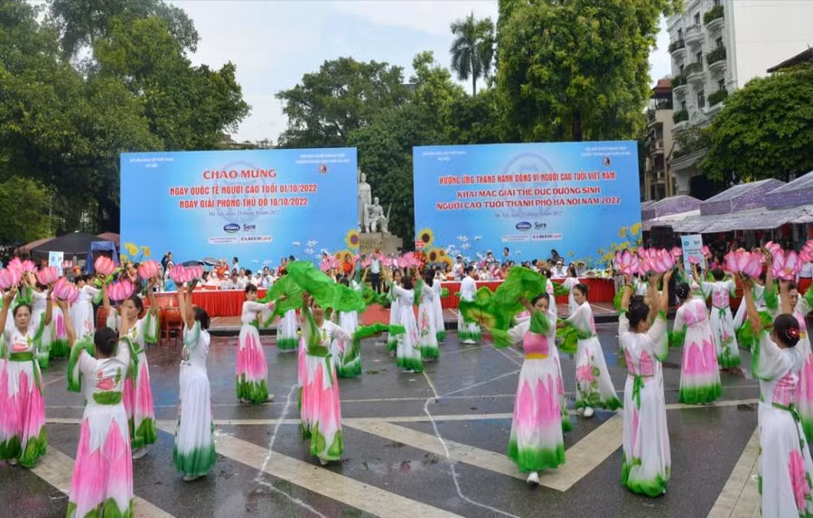 Vinamilk đồng hành cùng hơn 2.000 người cao tuổi thủ đô ảnh 2