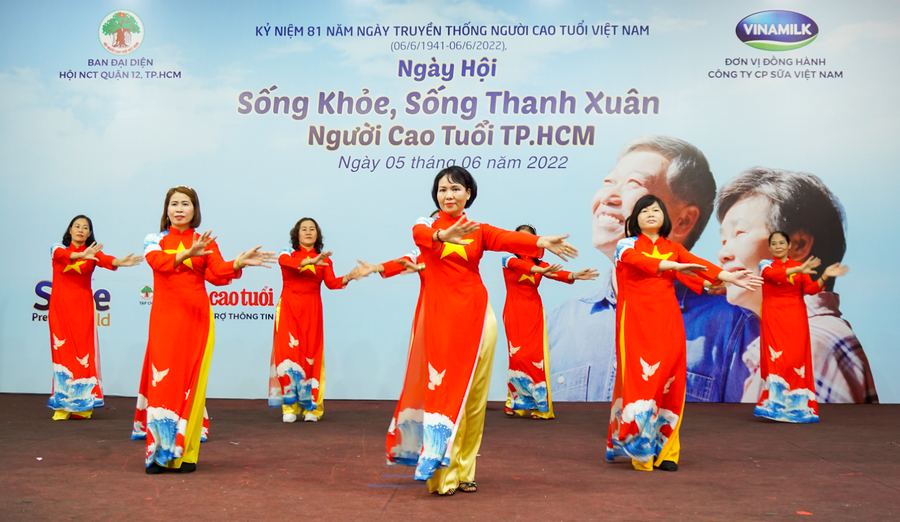 Vinamilk đồng hành cùng hơn 2.000 người cao tuổi thủ đô ảnh 14