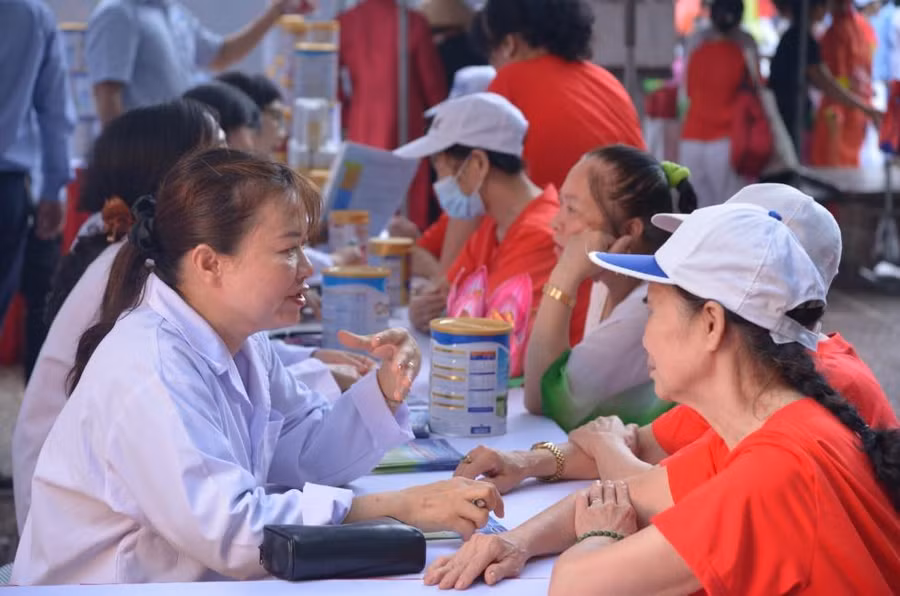 Vinamilk đồng hành cùng hơn 2.000 người cao tuổi thủ đô ảnh 11