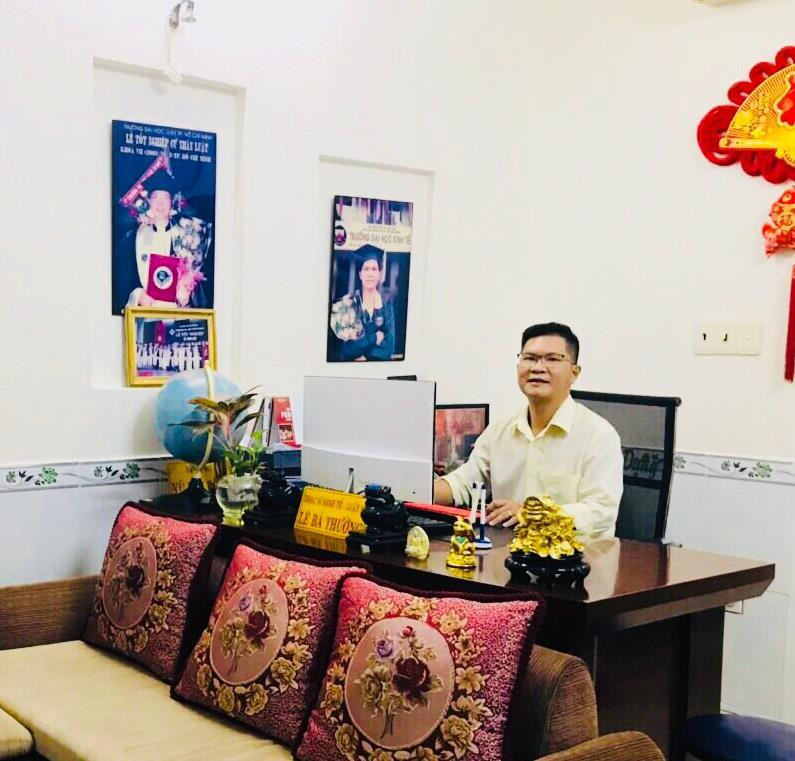 Luật sư Lê Bá Thường, Giám đốc Công ty Luật TNHH MTV Dân Luật Tín Thành (Đoàn Luật sư TPHCM). Luật sư Lê Bá Thường, Giám đốc Công ty Luật TNHH MTV Dân Luật Tín Thành (Đoàn Luật sư TPHCM).