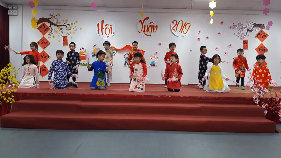 Hội Xuân của các học sinh mầm non Trường Quốc tế Nhật Bản