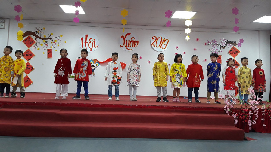 Tiết mục văn nghệ của các em nhỏ