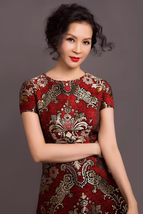 MC Thanh Mai trẻ trung hút hồn với váy ôm sát - Ảnh 4