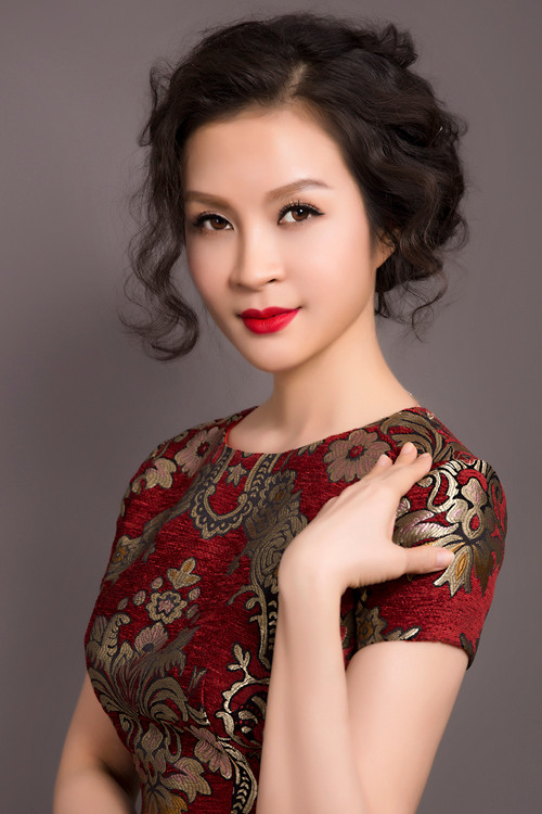 MC Thanh Mai trẻ trung hút hồn với váy ôm sát - Ảnh 7