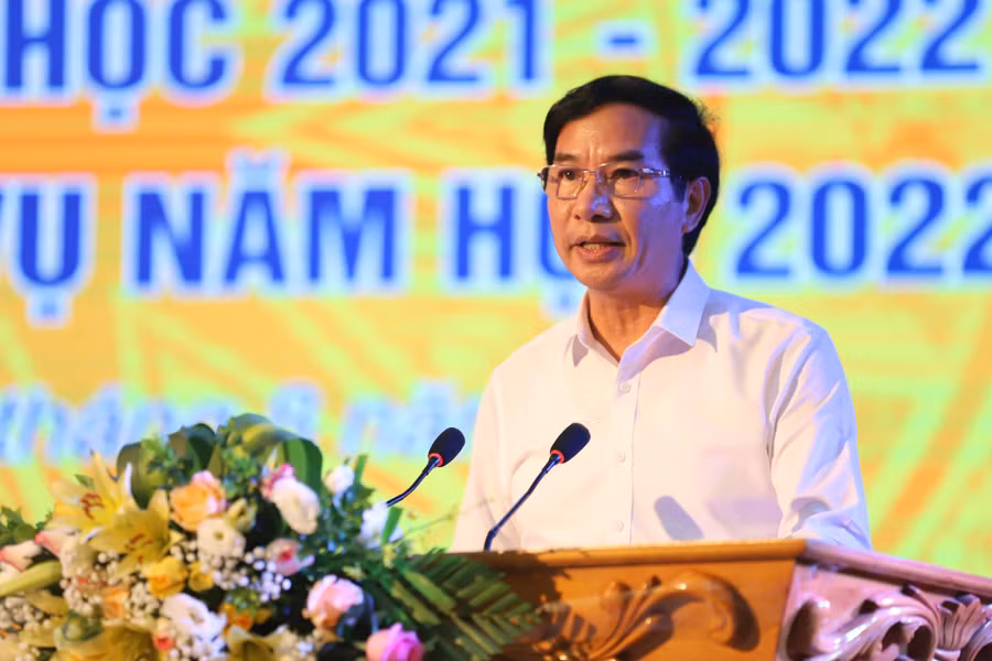 PGS.TS Nguyễn Huy Hoàng, Giám đốc Sở GDĐT tỉnh Sơn La phát biểu tại Hội nghị.