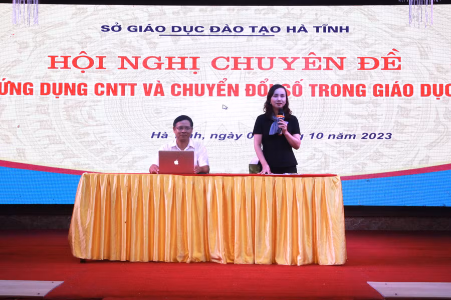 Cục trưởng Cục CNTT Nguyễn Sơn Hải và Giám đốc Sở GD&ĐT Đặng Thị Quỳnh Diệp đồng chủ trì Hội nghị.