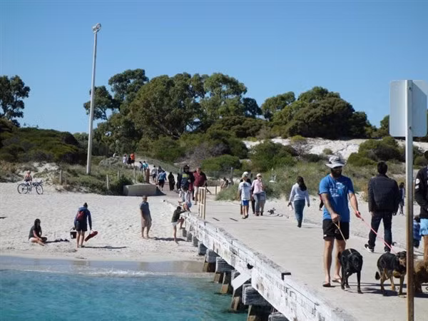 Woodman Point hiện là điểm du lịch nổi tiếng tại bang Tây Australia.