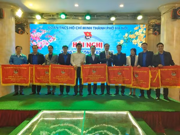 Các đơn vị vinh dự nhận cờ thi đua xuất sắc năm 2019 