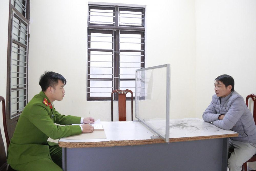 Công an làm việc với Nguyễn Văn Tú. Công an làm việc với Nguyễn Văn Tú.