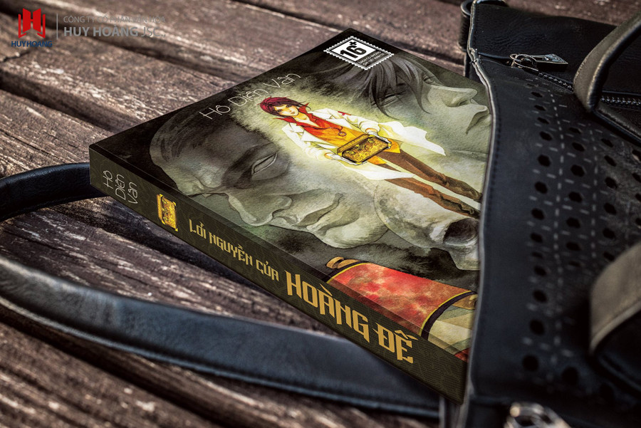 Cuốn sách Lời nguyền của hoàng đế. Cuốn sách Lời nguyền của hoàng đế.