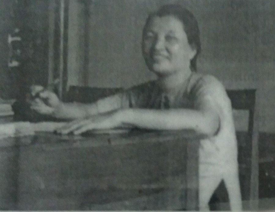 Cô giáo Sâm khi dạy ở Trường Nguyễn Công Trứ, năm 1958. Cô giáo Sâm khi dạy ở Trường Nguyễn Công Trứ, năm 1958.