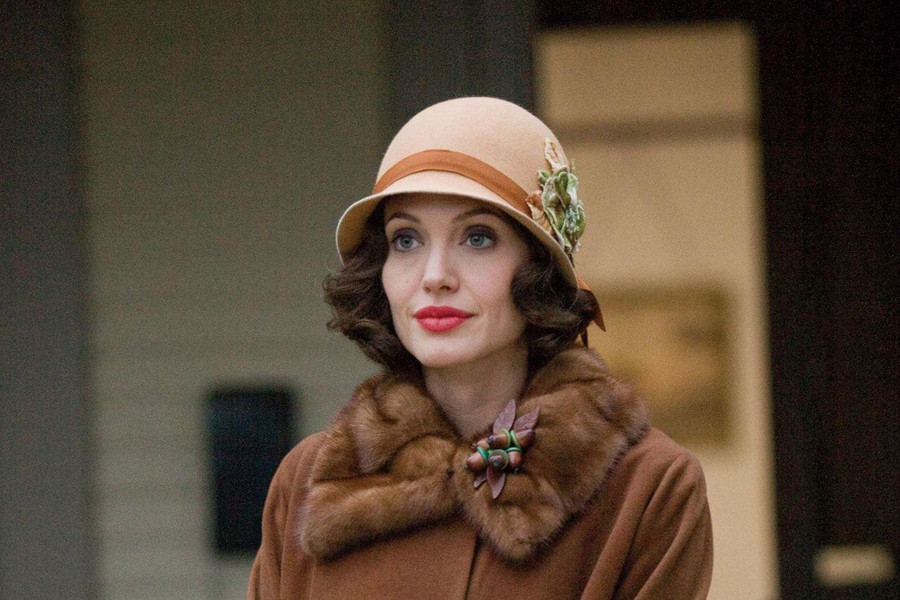 Nữ diễn viên Angelina Jolie thủ vai bà mẹ Christine trong phim “Changeling”. Nữ diễn viên Angelina Jolie thủ vai bà mẹ Christine trong phim “Changeling”.