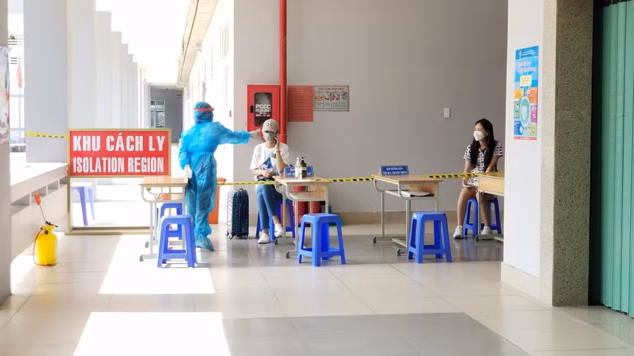 F1 được tiếp nhận và quản lý tại khu cách ly tập trung Q. 7, TP Hồ Chí Minh. Ảnh: H.T.