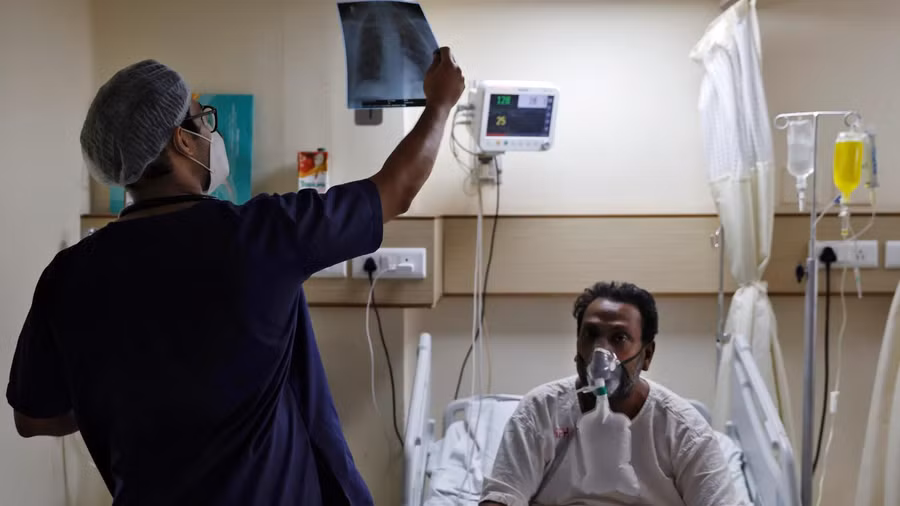 Đã có hàng chục người ở Ấn Độ nhiễm biến chủng Delta plus. Ảnh: CNN.
