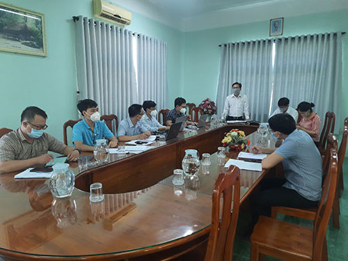 Sở Y tế Bình Thuận làm việc với đoàn chuyên gia chiều 25/6 tại điểm cầu Trung tâm Kiểm soát bệnh tật tỉnh. Nguồn: Báo Bình Thuận. Sở Y tế Bình Thuận làm việc với đoàn chuyên gia chiều 25/6 tại điểm cầu Trung tâm Kiểm soát bệnh tật tỉnh. Nguồn: Báo Bình Thuận.