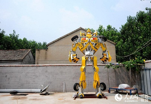 Transformers-welded-giant-robot.jpg
