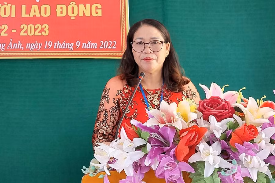 Cô Nguyễn Thị Hồng Lương – Hiệu trưởng Trường Tiểu học Tùng Ảnh.
