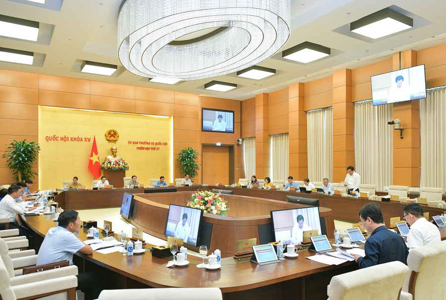 Toàn cảnh phiên họp. Toàn cảnh phiên họp.