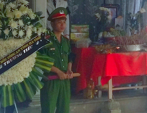 thieu-uy-cong-an-tu-vong-khi-truy-tim-hai-nghi-can-trom-cho