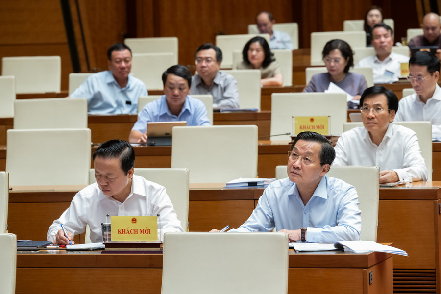 Sáng 29/5, Quốc hội thảo luận về tình hình kinh tế - xã hội. Sáng 29/5, Quốc hội thảo luận về tình hình kinh tế - xã hội.