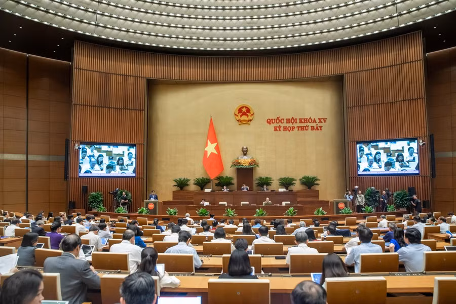 Chiều 22/5, Quốc hội thảo luận về dự thảo Luật Trật tự, An toàn giao thông đường bộ.