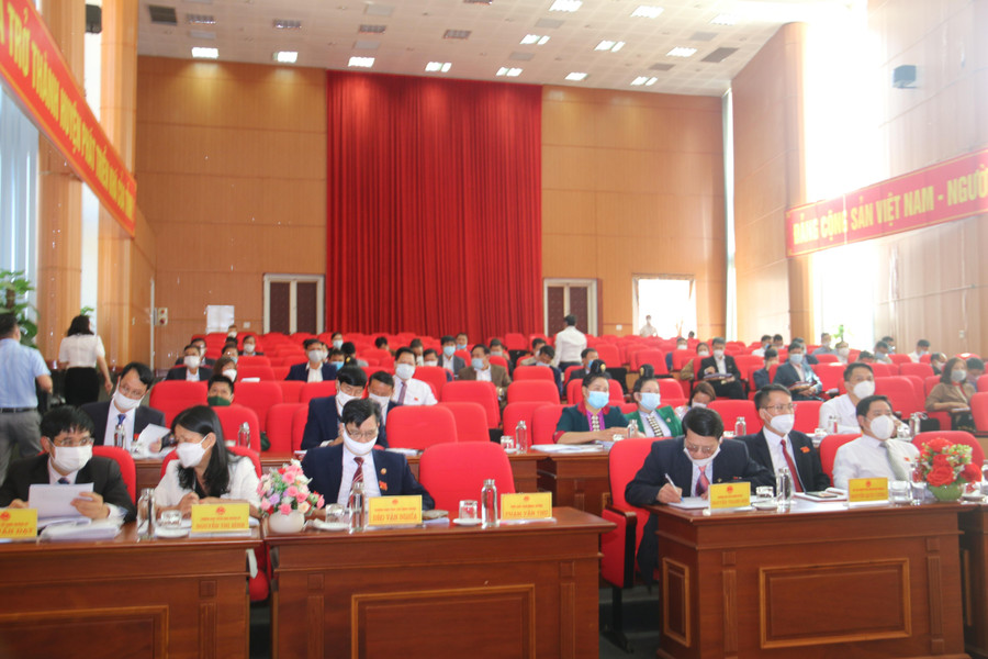 Huyện Sông Mã luôn xác định công tác xoá đói giảm nghèo giúp người dân phát triển sản xuất là nhiệm vụ trọng tâm và xuyên suốt. Huyện Sông Mã luôn xác định công tác xoá đói giảm nghèo giúp người dân phát triển sản xuất là nhiệm vụ trọng tâm và xuyên suốt.