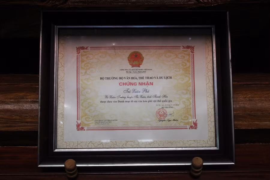Chứng nhận trò Xuân Phả là di sản văn hóa phi vật thể được lưu giữ tại Nghè Xuân Phả (xã Xuân Trường, Thọ Xuân).