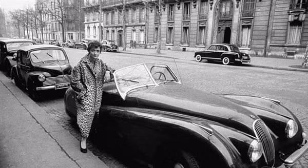 Ở tuổi 18, Françoise Sagan đã sở hữu nhiều tài sản giá trị.