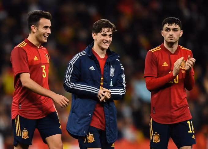 Các ngôi sao trẻ Garcia, Gavi và Pedri có tên dự World Cup 2022 cùng tuyển Tây Ban Nha.