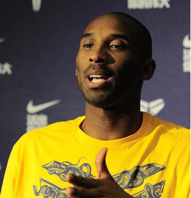Bức ảnh Kobe Bryant và Cao Dĩ Tường chụp với nhau gây xúc động: Hy vọng cùng Cát Triết lập đội bóng rổ thiên đường mạnh nhất ảnh 6