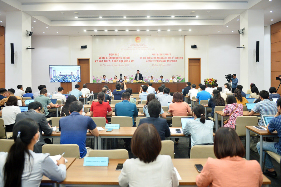 Toàn cảnh họp báo.