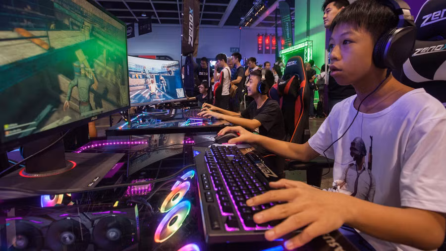 Quán nét thường thu hút đông đảo học sinh, sinh viên Trung Quốc.