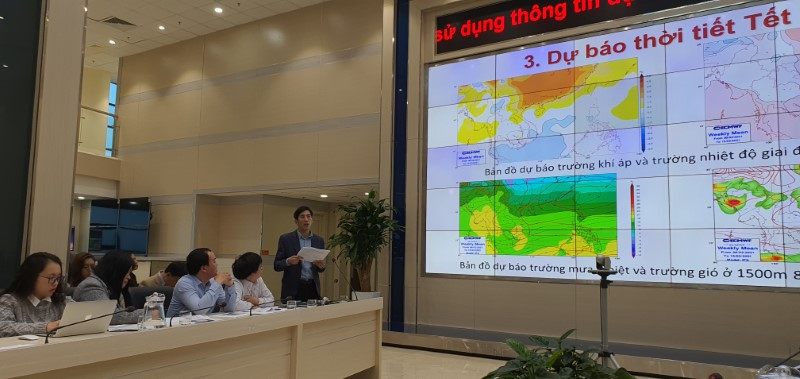 Họp báo tại Trung tâm Dự báo Khí tượng Thuỷ văn Quốc gia chiều 26/1.