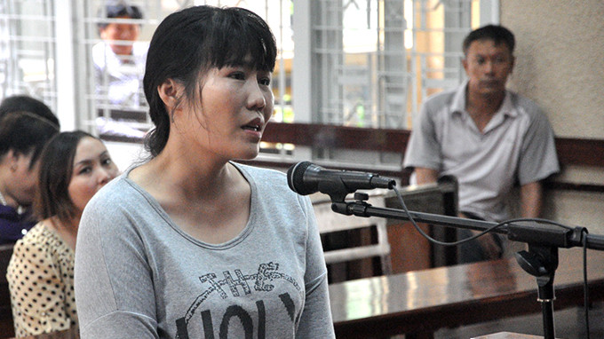 Bị cáo Nguyễn Thị Anh khai trước tòa - Ảnh: Đ.Hà. Bị cáo Nguyễn Thị Anh khai trước tòa - Ảnh: Đ.Hà.