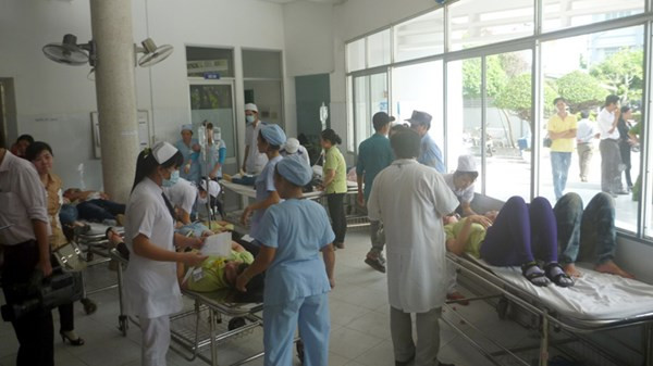 Hơn 100 công nhân nhập viện nghi ngộ độc thực phẩm ảnh 3 Hơn 100 công nhân nhập viện nghi ngộ độc thực phẩm ảnh 3