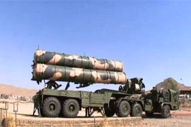 Hệ thống phòng không S-300 của Iran. Hệ thống phòng không S-300 của Iran.