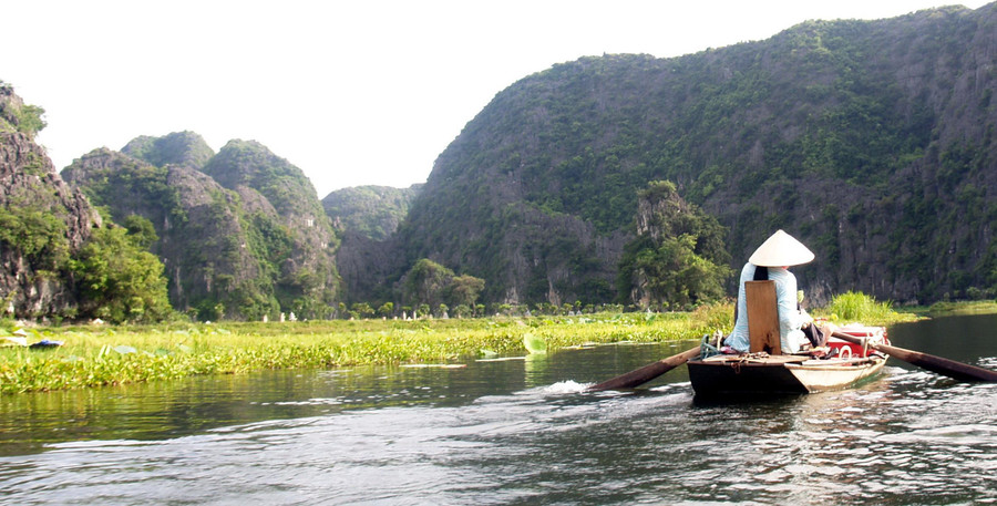 Tam cốc mùa lúa chín