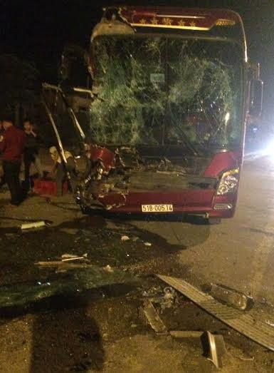 xe khách; giường nằm; bị đâm; Quảng Bình