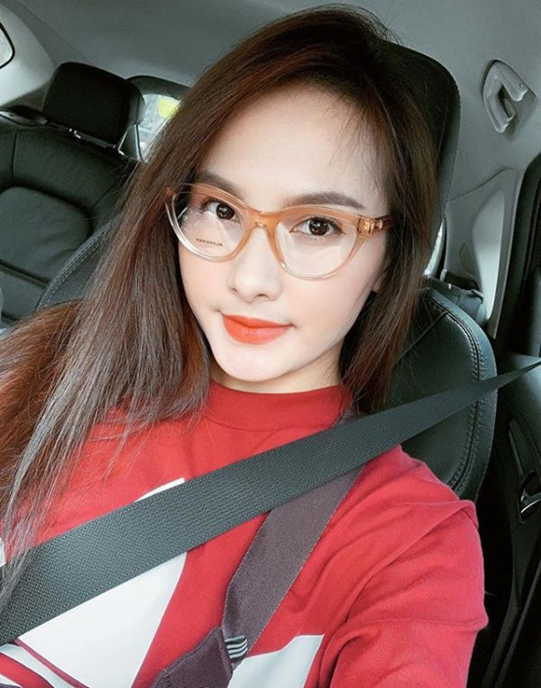 khoe lai anh hoi 8 tuoi, bao thanh "xinh lao" duoc dan tinh nuc no khen xinh tu be - 8