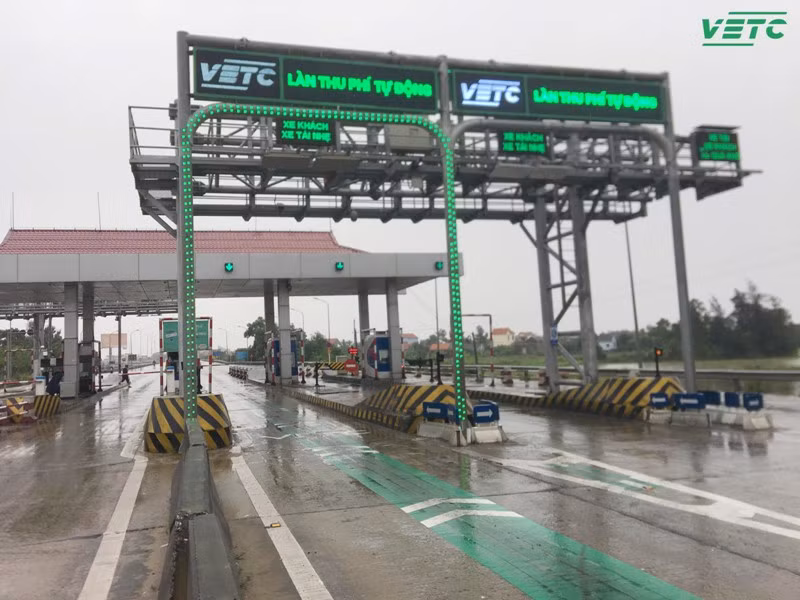 Cần minh bạch trong các công tác thu phí đường bộ. Ảnh: NT