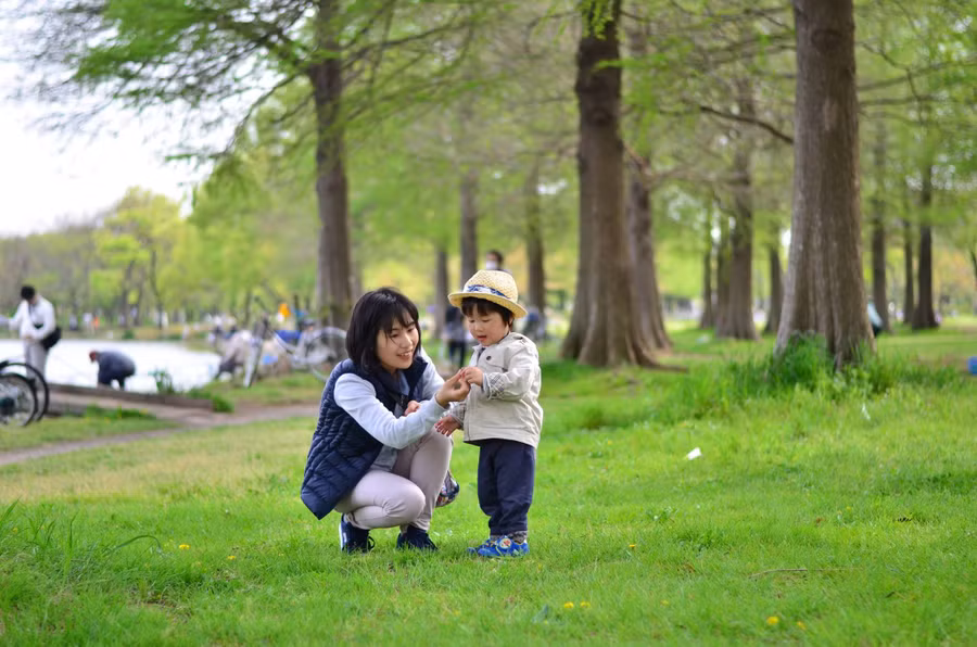 TS Nguyễn Thị Thu (Aki Nguyễn) cho rằng, khi ở cạnh con hãy dành 100% thời gian và tinh thần cho con.