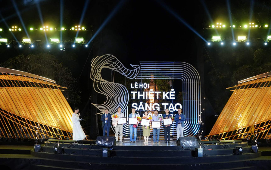 Cuộc thi &apos;Thiết kế nghệ thuật công cộng 2022&apos; có 5 trường đại học tham gia, gồm: ĐH Xây dựng Hà Nội, ĐH Kiến trúc Hà Nội, ĐH Mỹ thuật Công nghiệp, ĐH Quốc gia Hà Nội và ĐH Khoa học Công nghệ Hà Nội.