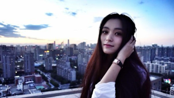 Vương Á Nam ngoài đời. Vương Á Nam ngoài đời.