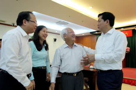 Hai nguyên lãnh đạo TP.HCM chính thức nghỉ hưu - Ảnh 5 Hai nguyen lanh dao TP.HCM chinh thuc nghi huu - Anh 5
