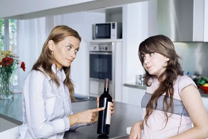 5 sai lầm cha mẹ dễ mắc phải khi nuôi dạy con tuổi teen