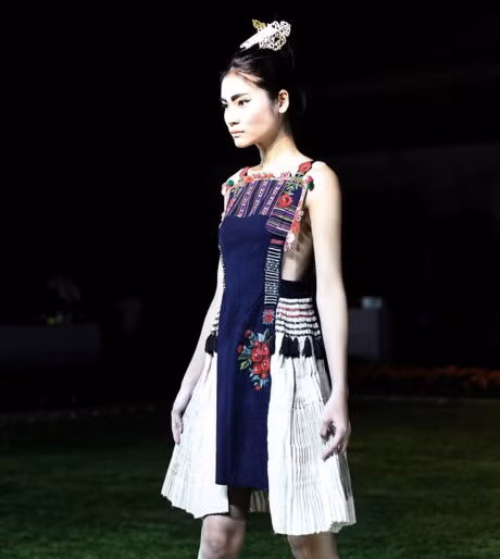 Hoa hau Ngoc Han sanh buoc cung nguoi mau Phap tai Paris - Anh 5